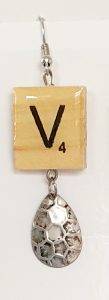 Scrabble earring with pendant - V