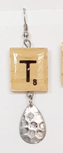 Scrabble earring with pendant - T