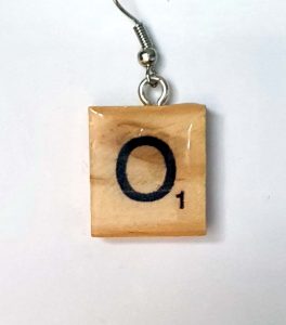 Scrabble Letter Earring x 1 - O