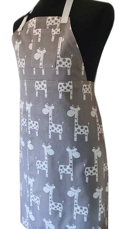 Happy Giraffe Split-leg apron (75 x 90) - Deanna Roberts Studio