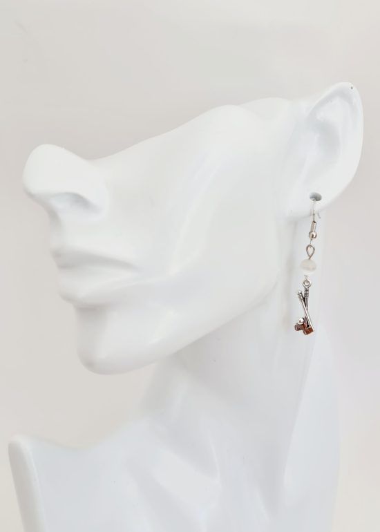 Golf twin clubs earrings with 5mm glass white bead
