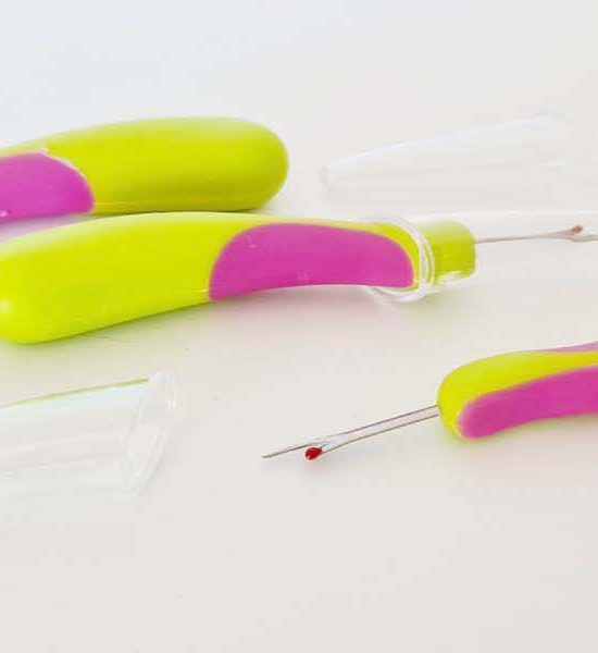 Easy to hold Seam Ripper - destash.au