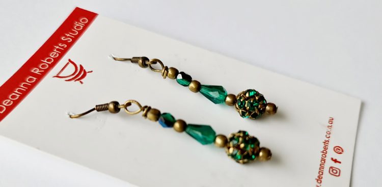 Green and Bronze coloured drop earrings destash.au x 1