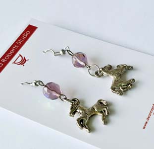 Horses and pink bead earrings destash.au x 1