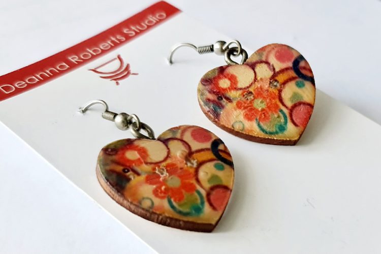 Wooden colourful button heart earrings - destash.au (2)