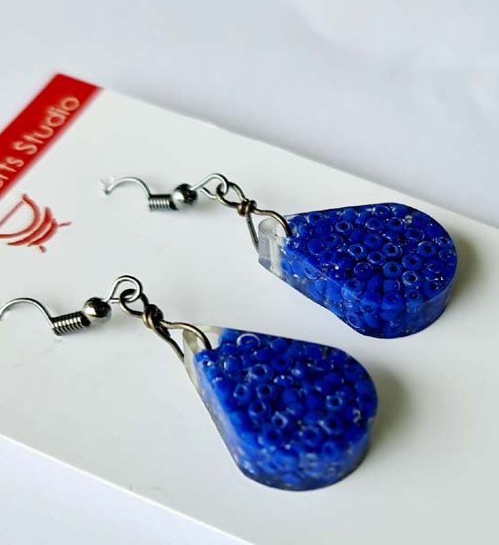 Blue seed bead & resin earrings - destash.au