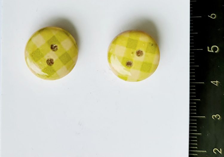 Gingham Button wooden earrings with resin finish - destash.au